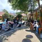 “Bersatu dalam Aksi, MTsN 10 Tanah Datar Bersih-Bersih Sambut Milad ke-32”