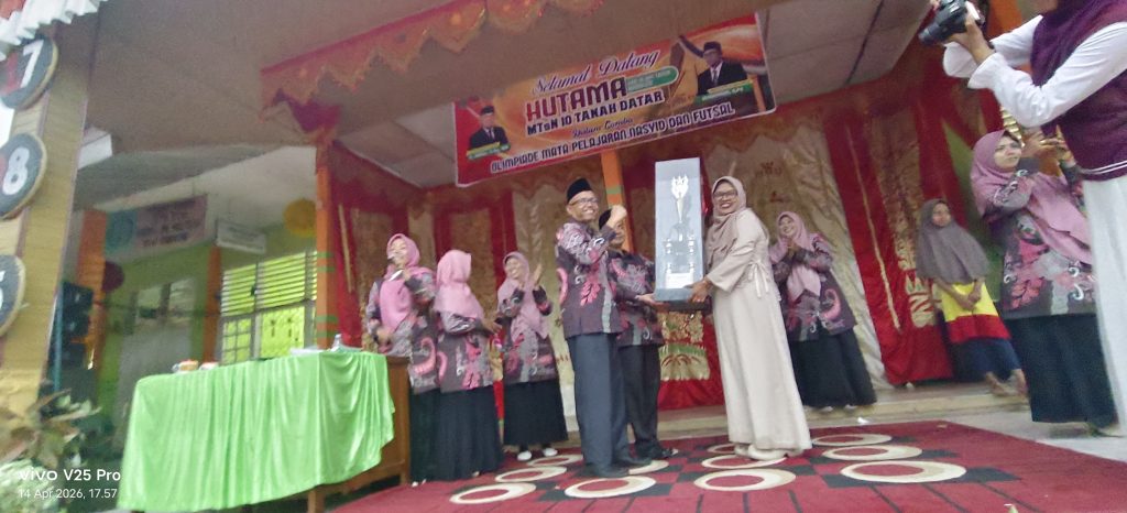 Spektakuler! HUTAMA ke-32 MTsN 10 Tanah Datar Sukses Digelar, SDN 12 Andaleh Baruh Bukik Raih Juara Umum
