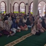 “Sinergi Orang Tua dan Madrasah, MTsN 10 Tanah Datar Gelar Parenting Penuh Makna”