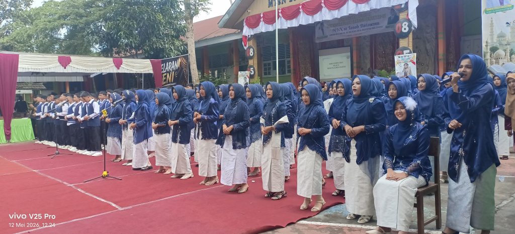 Tiga Tahun Penuh Cerita, Murid Kelas IX MTsN 10 Tanah Datar Siap Melangkah Lebih Jauh