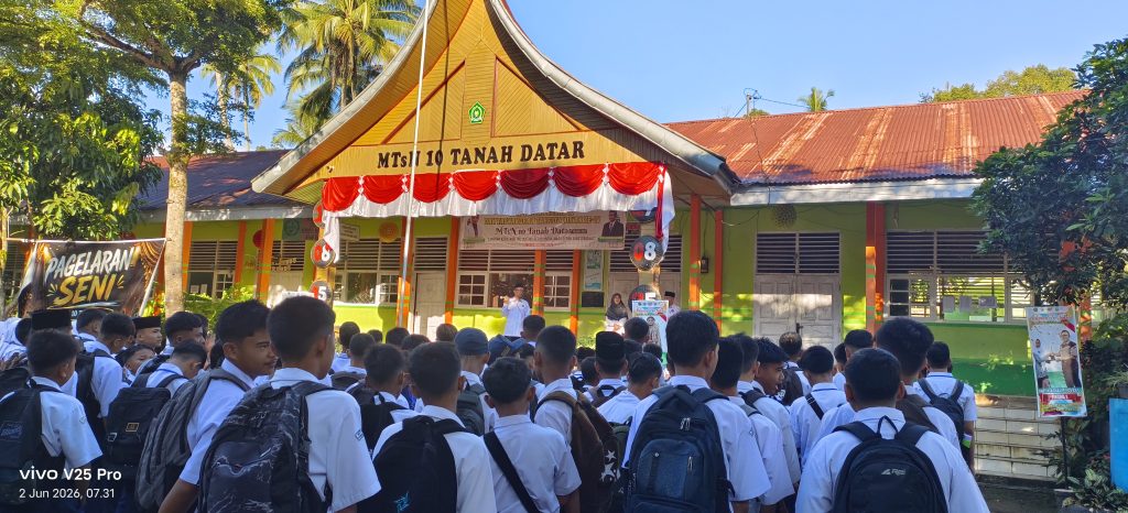 Mengukir Prestasi Melalui Kejujuran, PAT Kelas VII dan VIII MTsN 10 Tanah Datar Resmi Dibuka