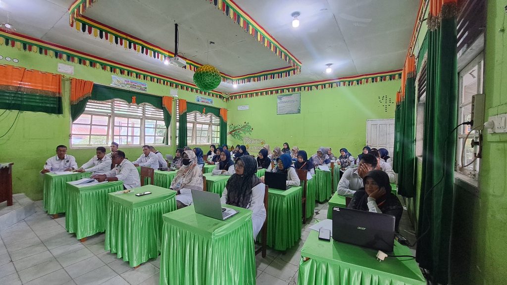 Mengakhiri Perjalanan Tiga Tahun dengan Gemilang: MTsN 10 Tanah Datar Gelar Rapat Penetapan Kelulusan