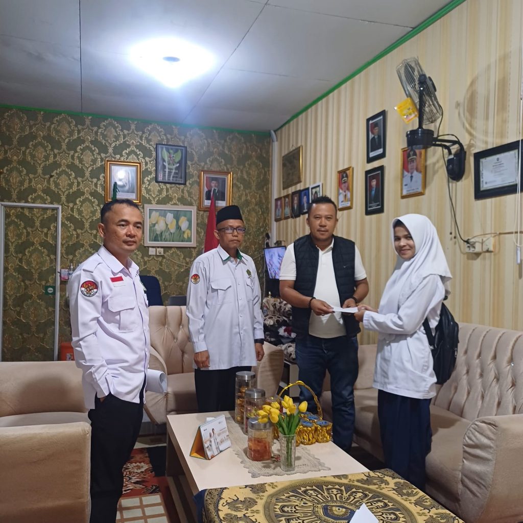 Dari Prestasi Menuju Impian: Aqila Aulia Qolbi Raih Bantuan Pendidikan dari Anggota DPR RI