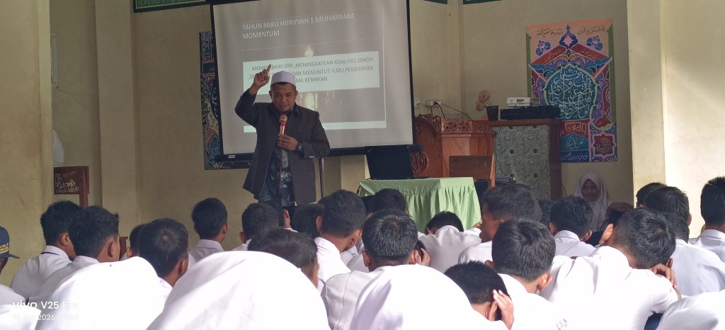 Menjemput Semangat Hijrah 1448 H: MTsN 10 Tanah Datar Ajak Siswa Perbaiki Diri dan Tingkatkan Prestasi