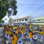 Menggema di Kota Bukittinggi, Drumband Bahana Melodi Nusantara MTsN 10 Tanah Datar Semarakkan Syiar Al-Qur’an