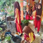 Hijaukan Madrasah, MTsN 10 Tanah Datar Gaungkan Semangat Ekoteologi