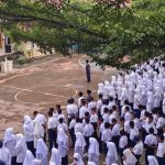 Awali Pekan dengan Semangat Nasionalisme, OSIM MTsN 10 Tanah Datar Sukses Laksanakan Upacara Bendera