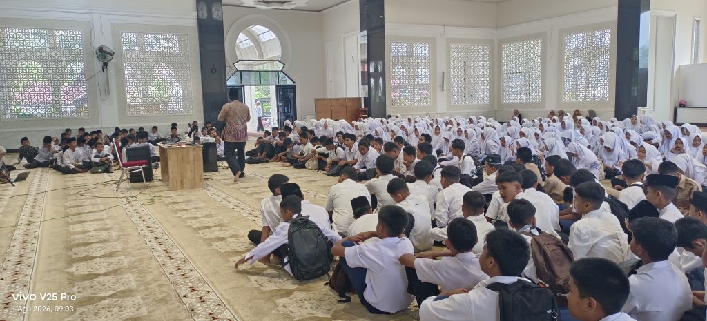 Mengetuk Langit untuk Indonesia: MTsN 10 Tanah Datar Gelar Zikir dan Doa Kebangsaan