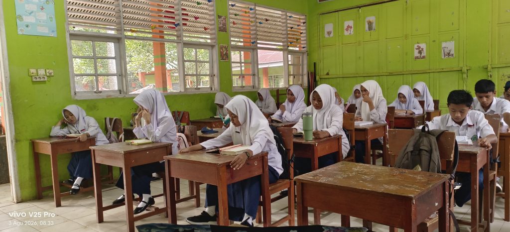 Semangat Mengawali Hari Bersama Al-Qur’an, Tahfiz dan Tahsin Warnai PBM di MTsN 10 Tanah Datar
