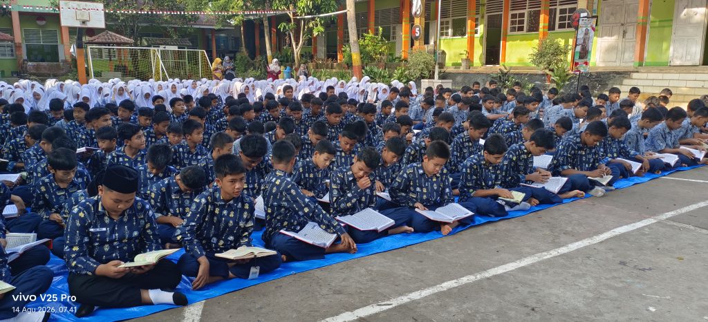Gema Al-Kahfi di MTsN 10 Tanah Datar, Wujudkan Madrasah Religius dan Penuh Berkah