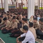 Gelorakan Cinta Rasul, MTsN 10 Tanah Datar Peringati Maulid Nabi di Masjid Raya Tanjung