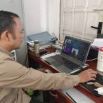 Kabut Asap Selimuti Tanah Datar, MTsN 10 Tanah Datar Laksanakan Pembelajaran Jarak Jauh melalui Google Meet