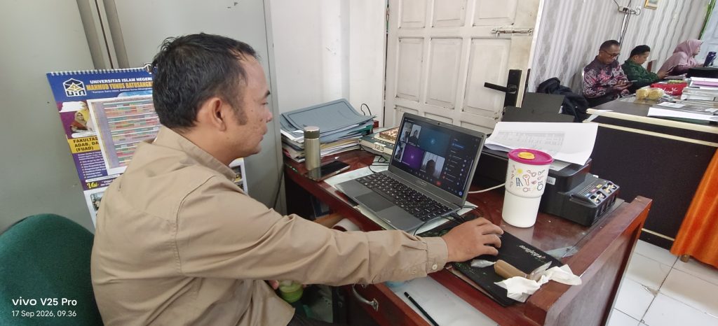 Kabut Asap Selimuti Tanah Datar, MTsN 10 Tanah Datar Laksanakan Pembelajaran Jarak Jauh melalui Google Meet